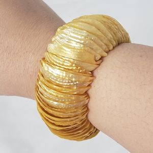 Golden Yellow Seashells Stretch Bracelet